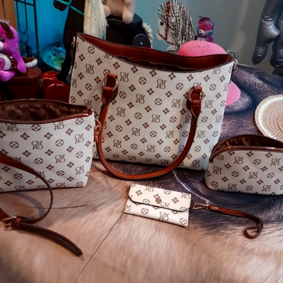 NWOT CM 4 piece set handbag - Picture 9 of 9